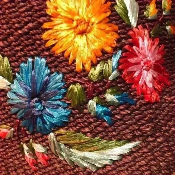 NWT! Croft & Barrow Embroidered Straw Tote Bag. - Picture 2 of 5